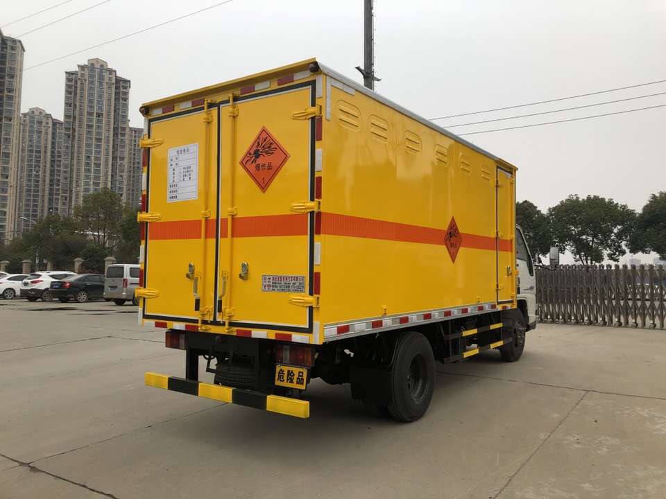 湖北程力江鈴順達(dá)爆破汽車(chē)運(yùn)輸車(chē) (5)