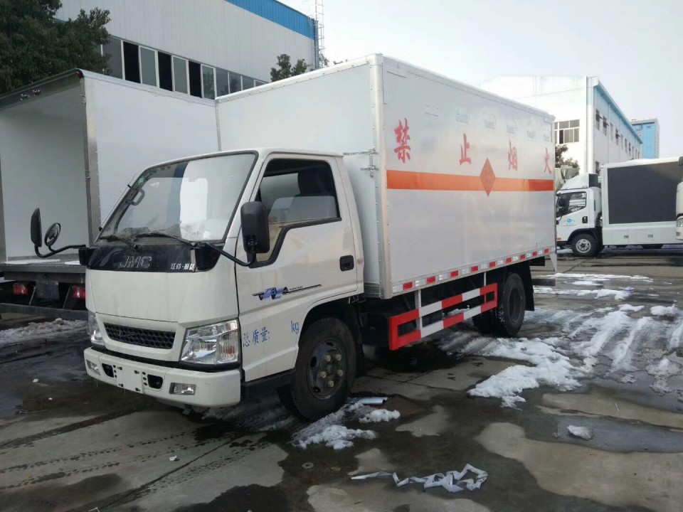 湖北程力江鈴順達(dá)爆破汽車(chē)運(yùn)輸車(chē) (18)