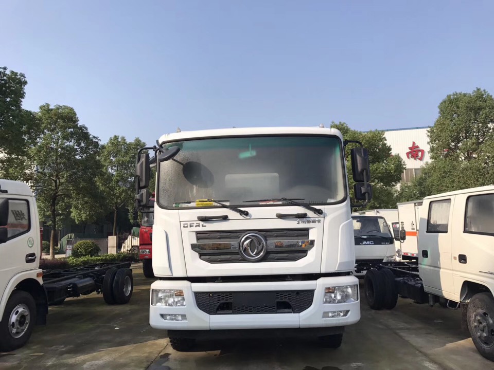 湖北程力東風10噸爆破器材運輸車 (3)