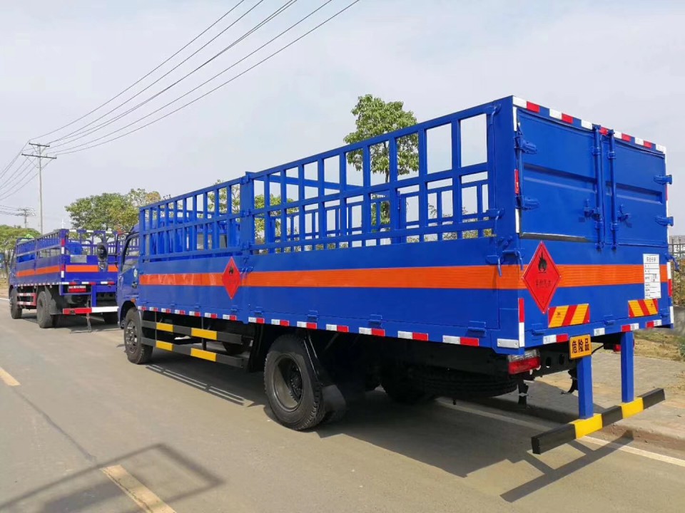 湖北程力東風(fēng)多利卡D8氣瓶運(yùn)輸車 (7)