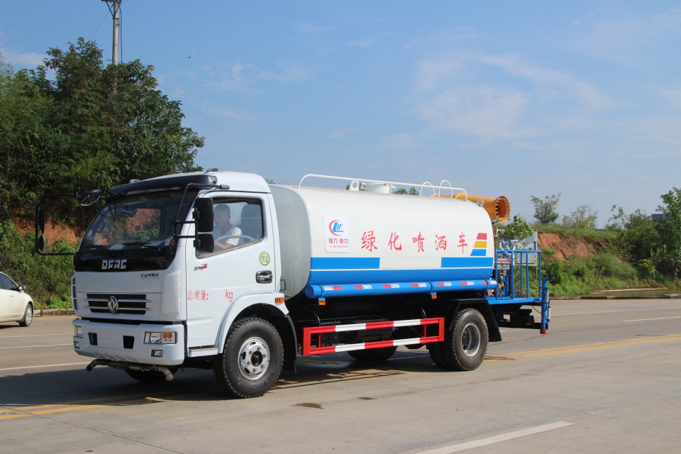 東風(fēng)多利卡D7程力霧炮車抑塵車 (2)